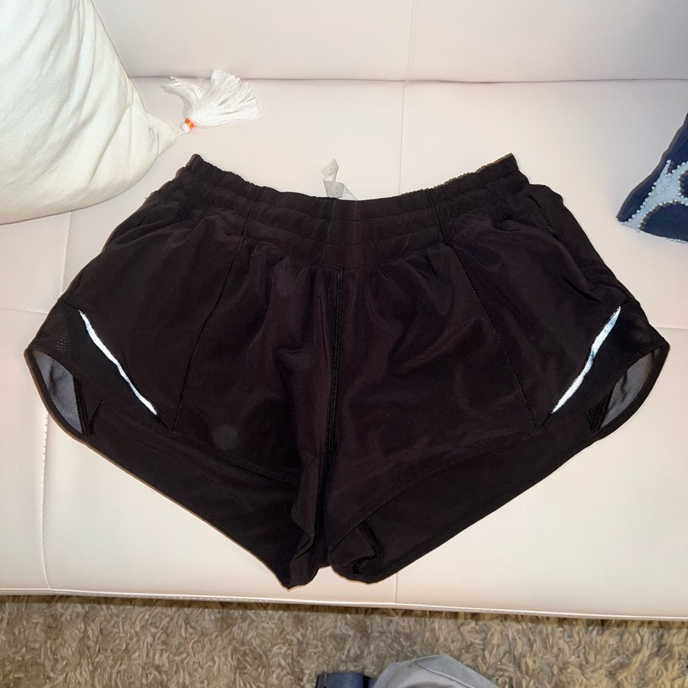 Lulu hotty hot shorts 2.5 inseam